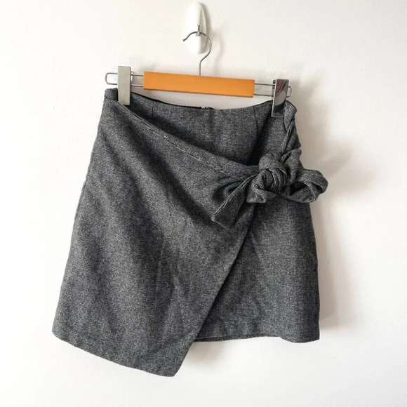 Aritzia Wilfred Wrap Front Wool Cashmere Bow Mini Skirt Grey Plaid Size 4 - Picture 5 of 9